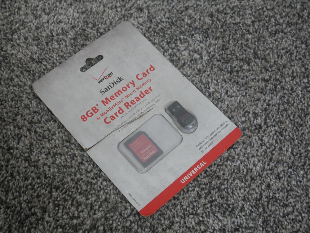 Verizon SanDisk 8GB Memory Card & MobileMate Micro Memory Card Reader (2D1)