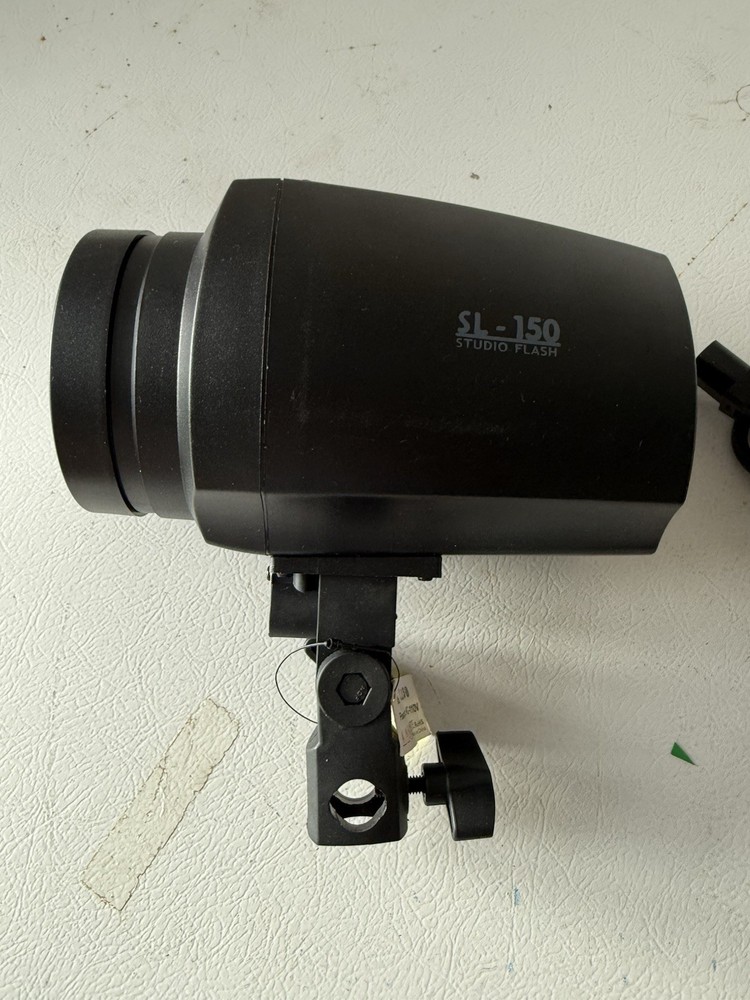 CE ROHS video LED light sl150 with AC Power Plug.