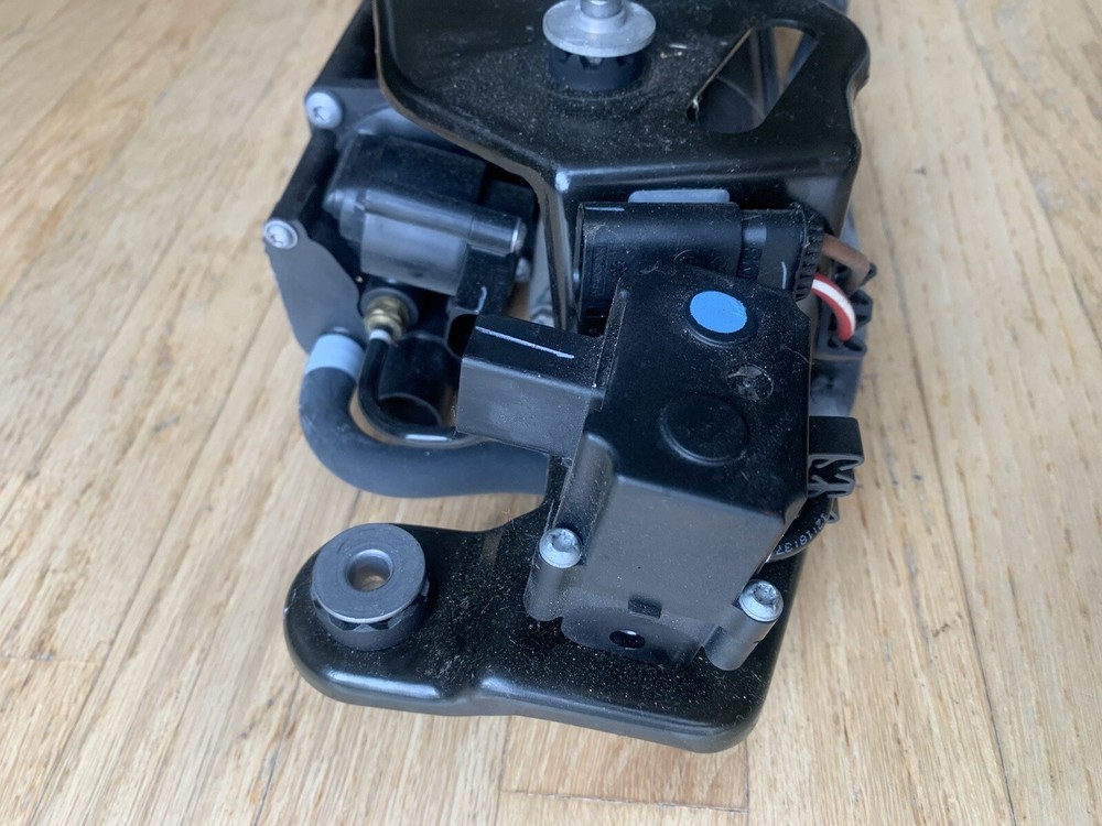 BMW X5 - AIR Suspension Compressor OEM