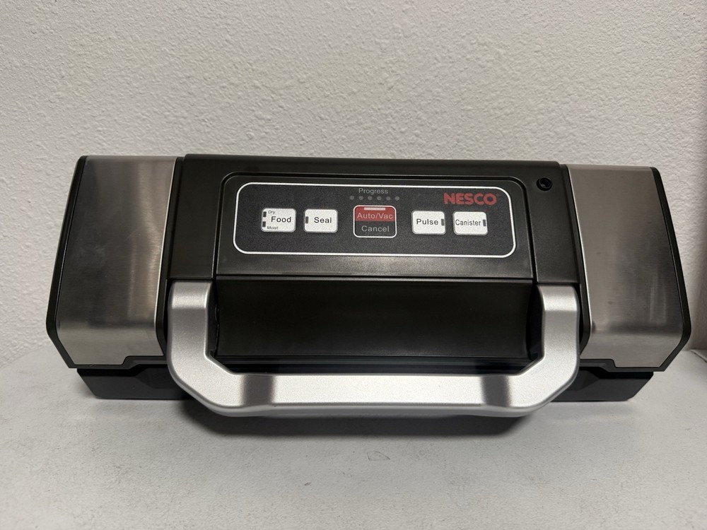 NESCO VS-09 120V Vacuum Sealer - Silver Missing On Roll Bag- No Box