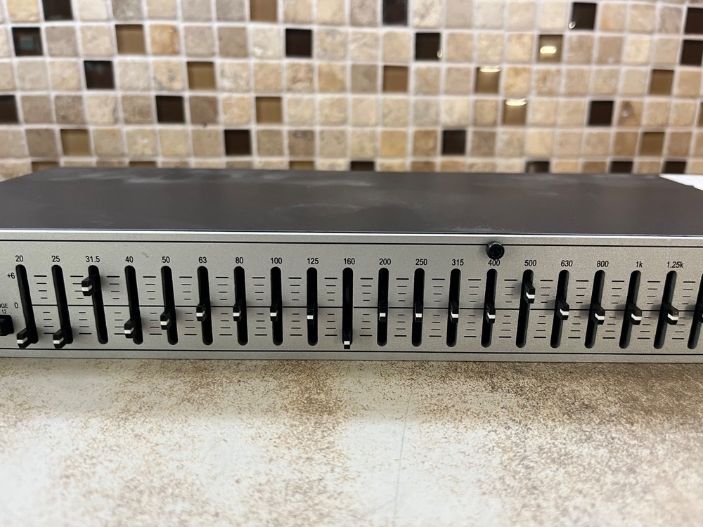 dbx 131s Single Channel 31-Band Graphic Equalizer
