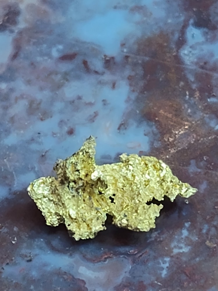 crystalline gold specimen