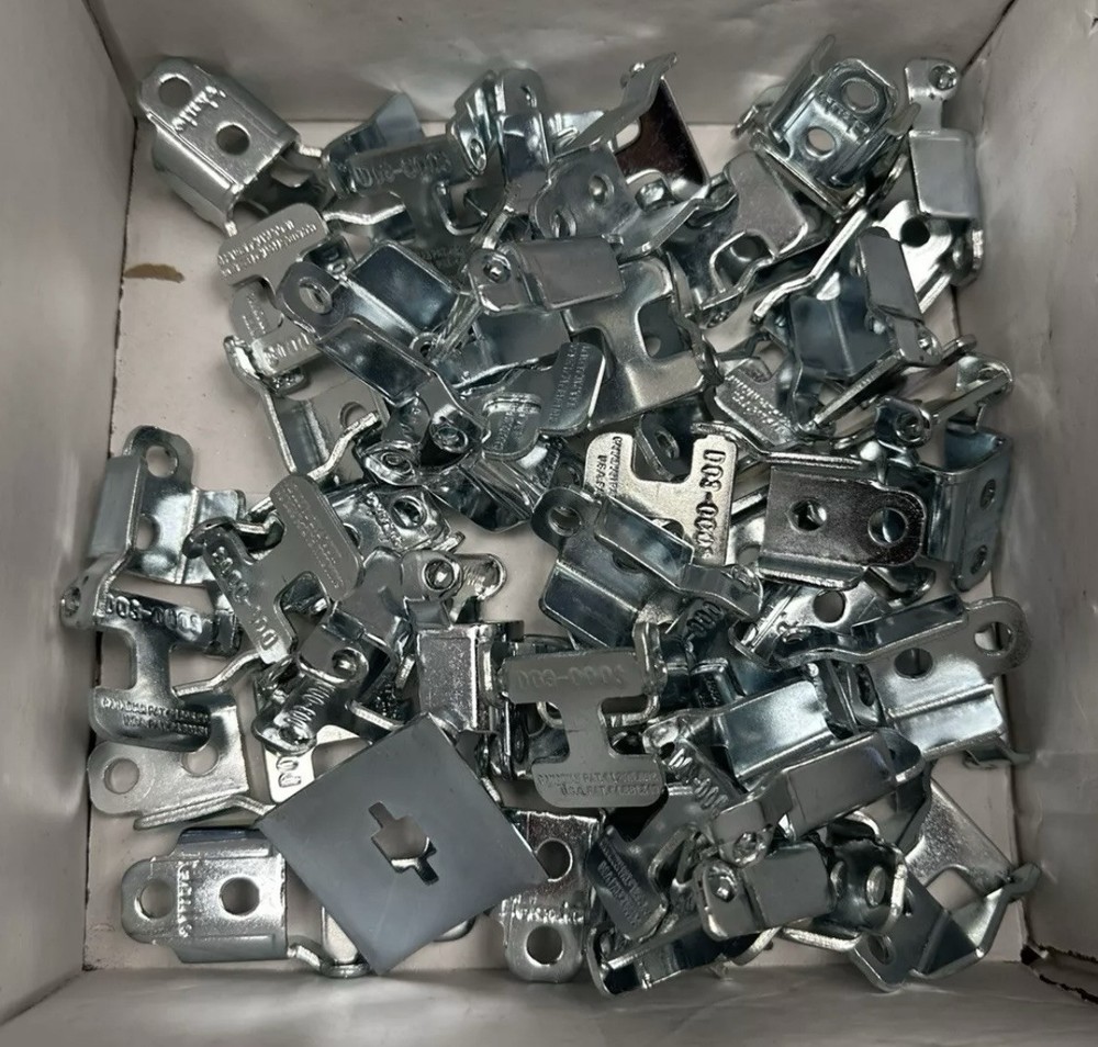 Teknion Cubical Wall Panel Connector Parts