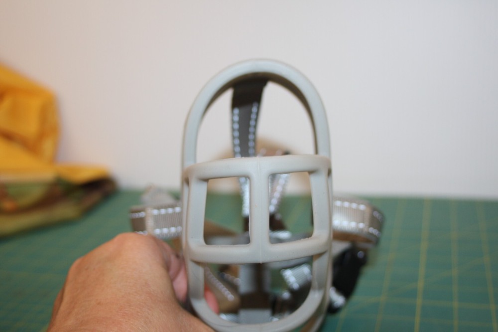 Fertgo Dog Muzzle Gray, Soft, and Breathable Size 6