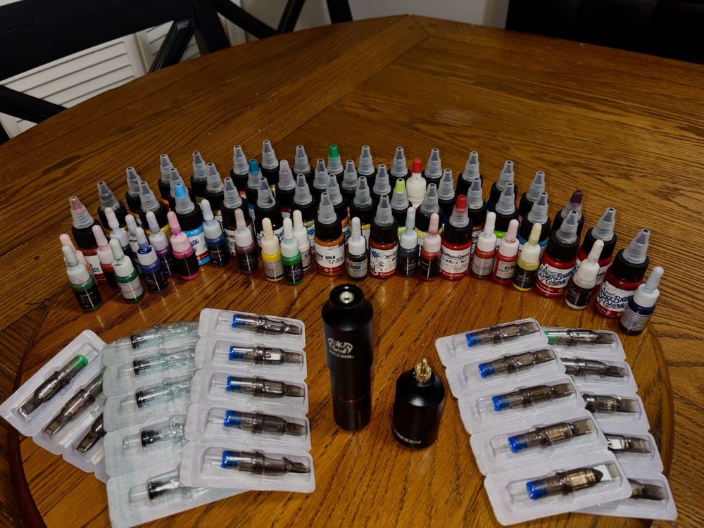Tattoo Gun With Ink And Needles