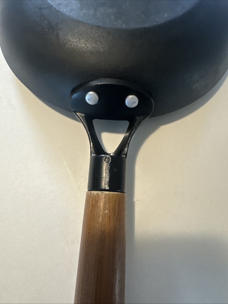 Imarku 8in Nonstick Cast Iron Skillet.
