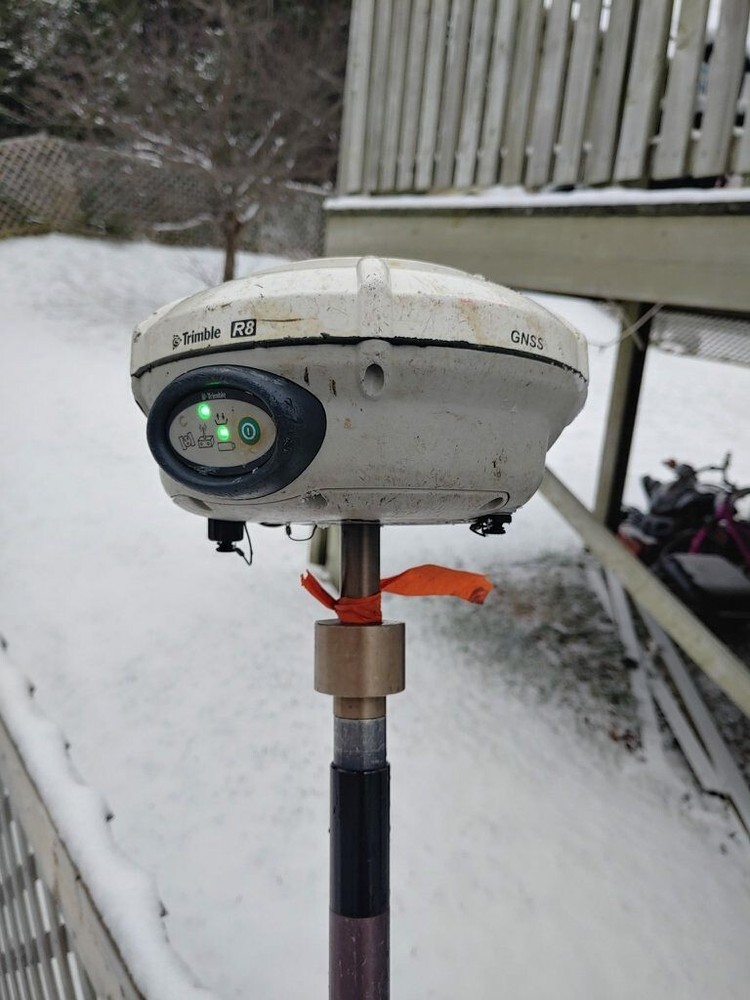 Single Trimble R8 Base/Rover