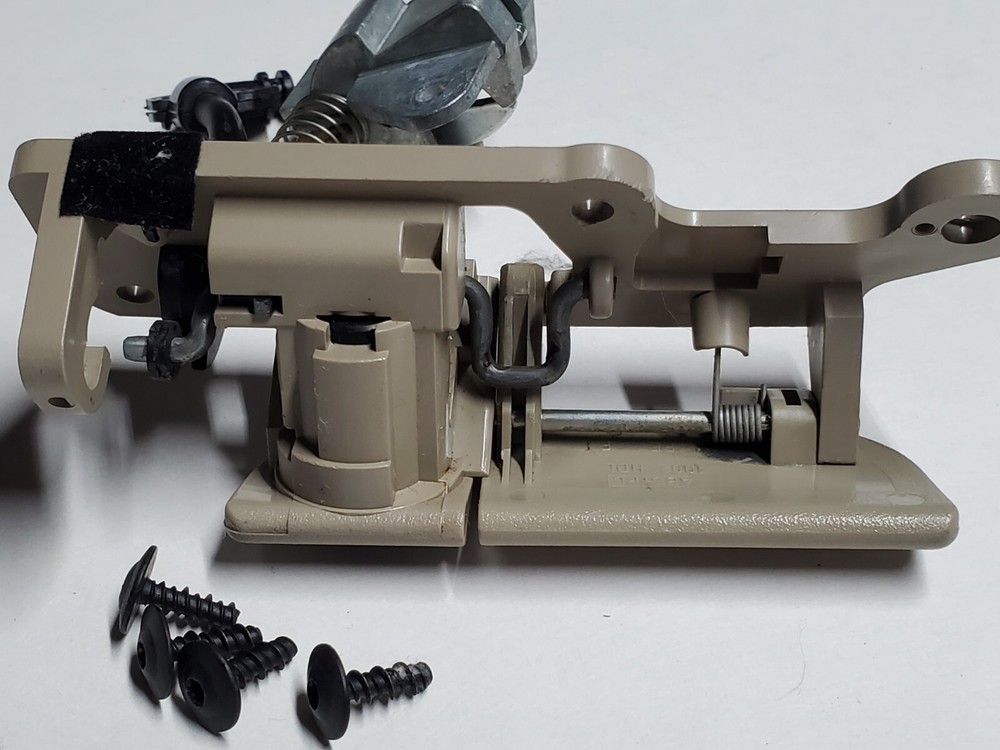 2001-2005 CADILLAC DEVILLE GLOVE BOX LATCH BEIGE LOCK HANDLE OEM