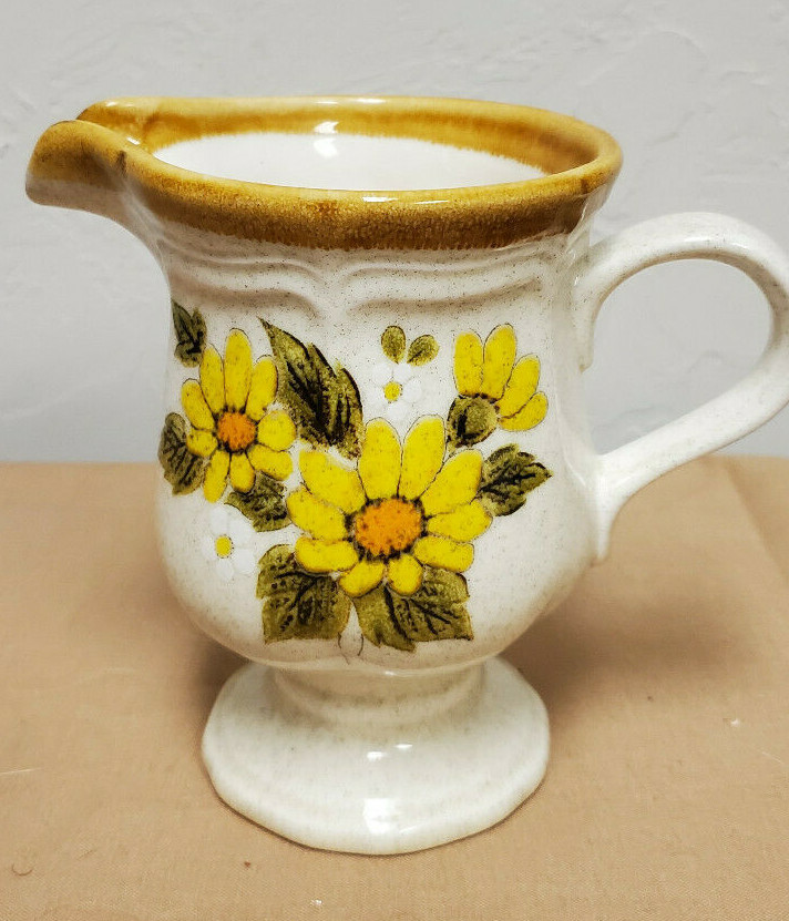 Mikasa EB802 Sunny Side Creamer