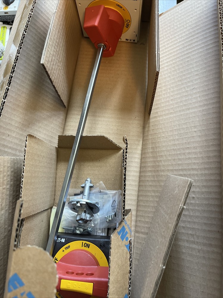 NZM2-XHB-DAR-Na. HANDLE RED    FOR NZM2 BREAKERS IN STOCK ATLANTA GA 30064