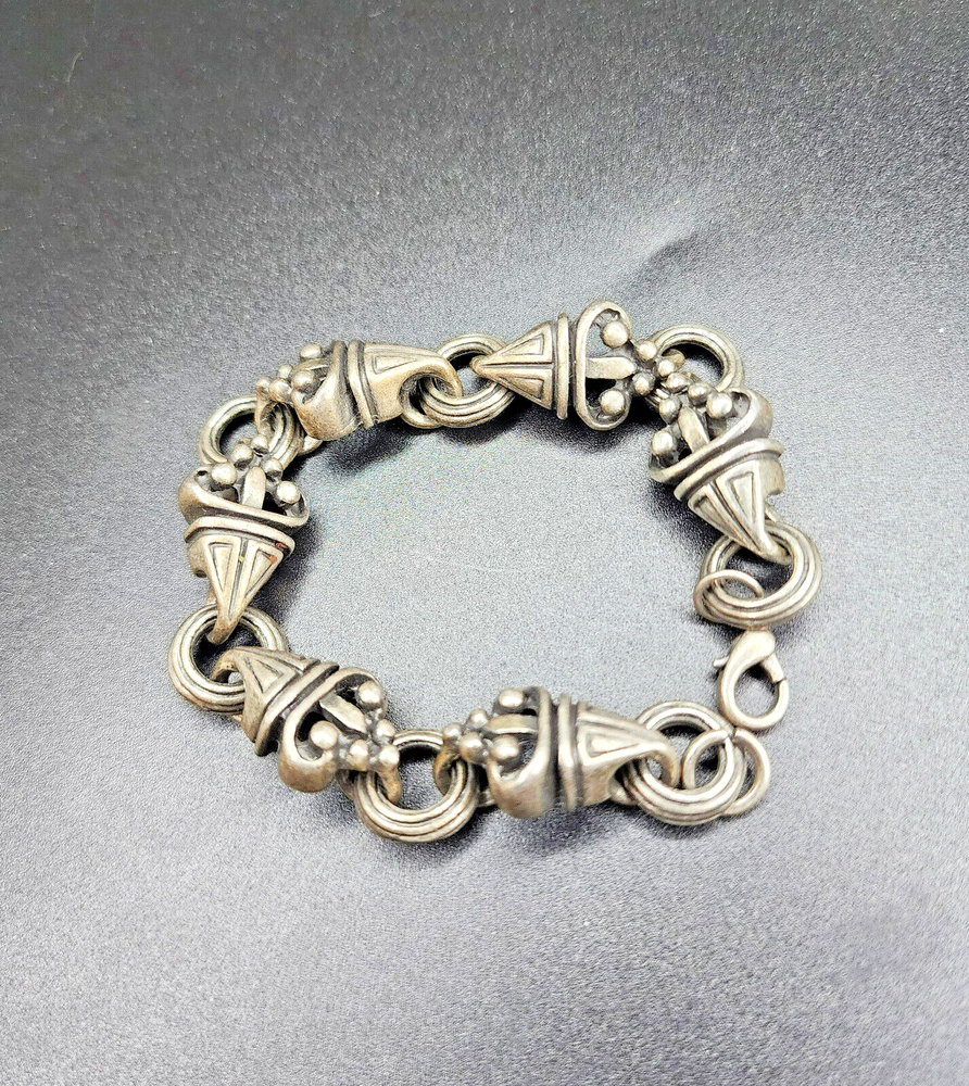 Lovely Pewter Cone Shaped Linked Bracelet (1534)