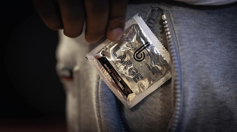 B Condoms Lubricated Platinum XL
