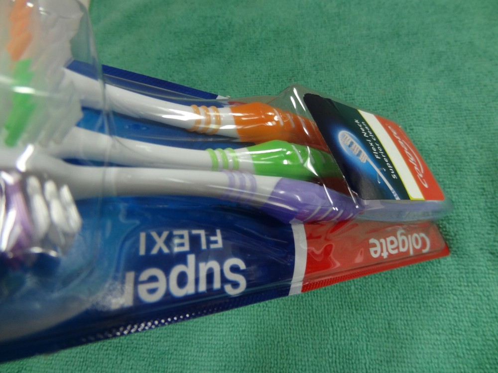 NEW Colgate Super Flexi Toothbrushes -3 Pack- Multi Color - MEDIUM