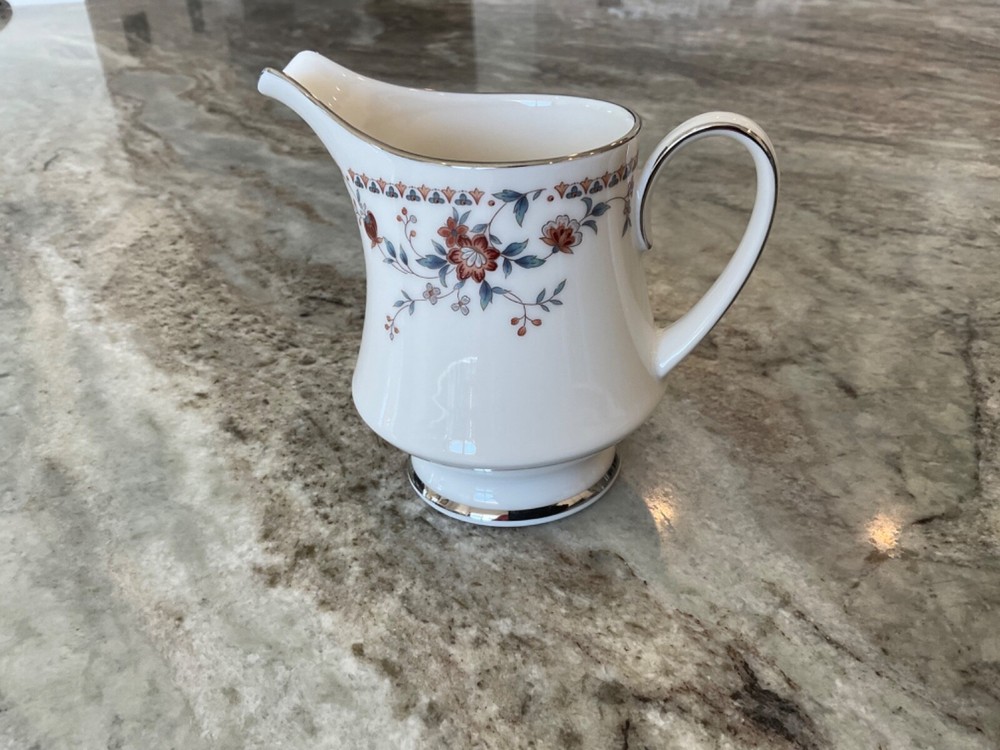 Adagio by Noritake CREAMER, Japan