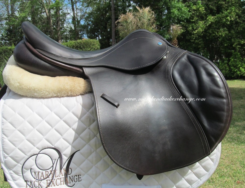 17.5" COUNTY INNOVATION close contact jumping saddle- MEDIUM TREE -2020 MODEL!