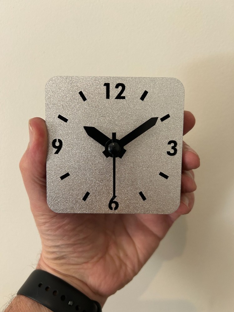 Versatile Fridge Magnet Clock – Silent Quartz, Wood Frame, Gift-Ready