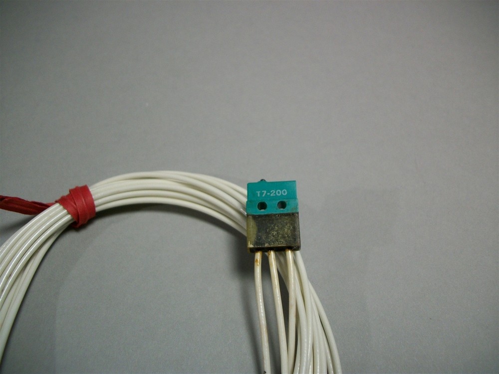 Assembly Technology Components 5930-00-013-9564 Micro Sensitive Switch - New