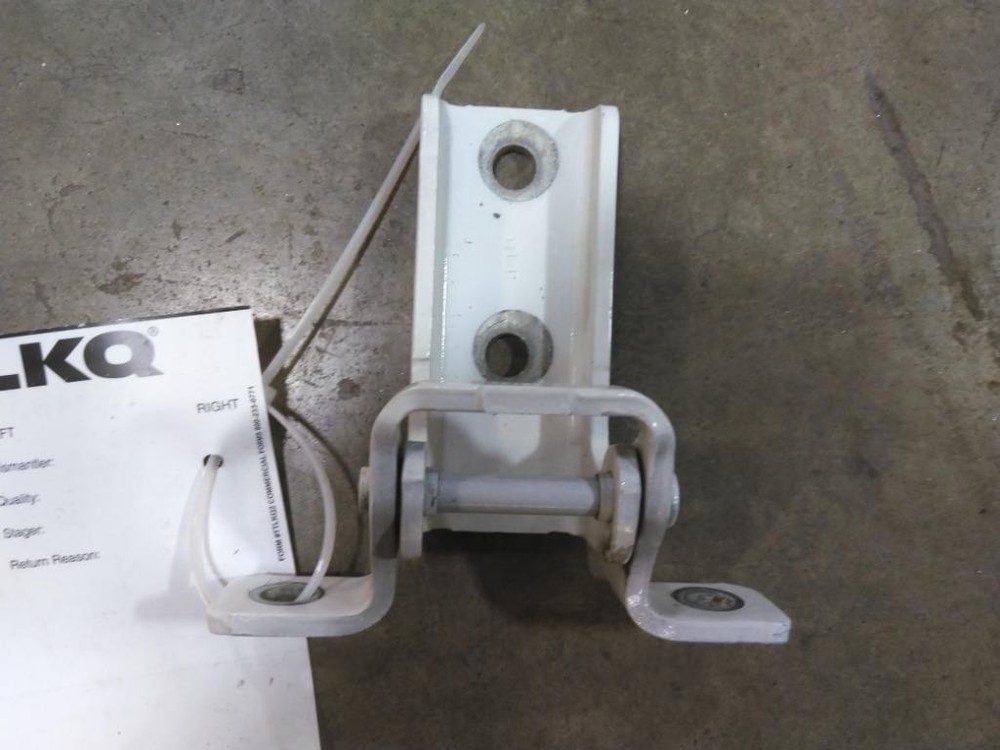 For 2023 INTERNATIONAL LT DOOR HINGE Right ,  MD