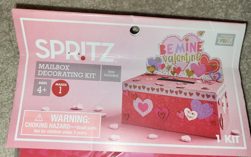 Spritz Valentine Mailbox Decorating Kit Hearts Ages 4+