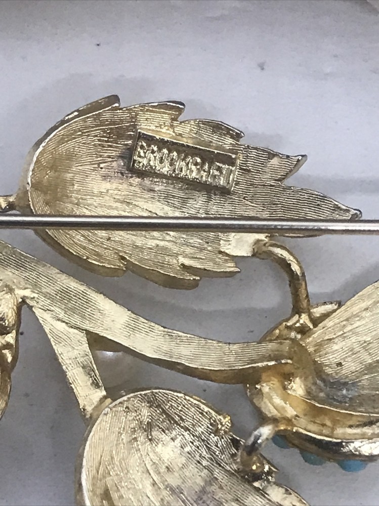 Vintage Brookraft Leaf Accent Brooch