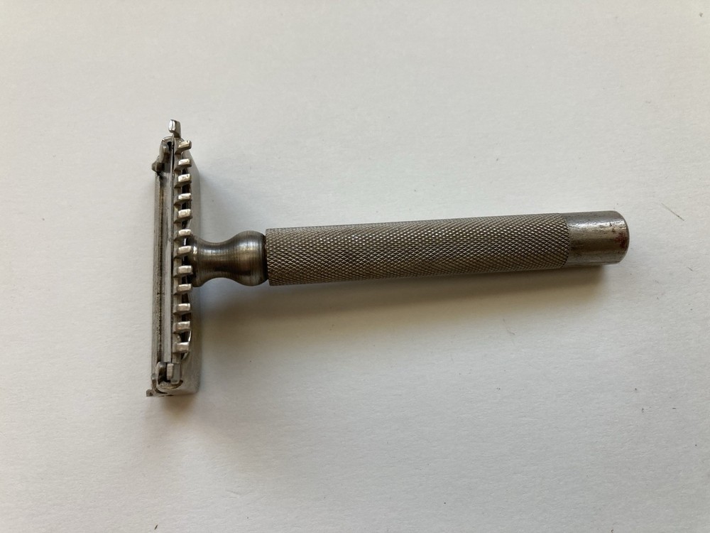 Vintage Every-Ready Mahoganite Razor