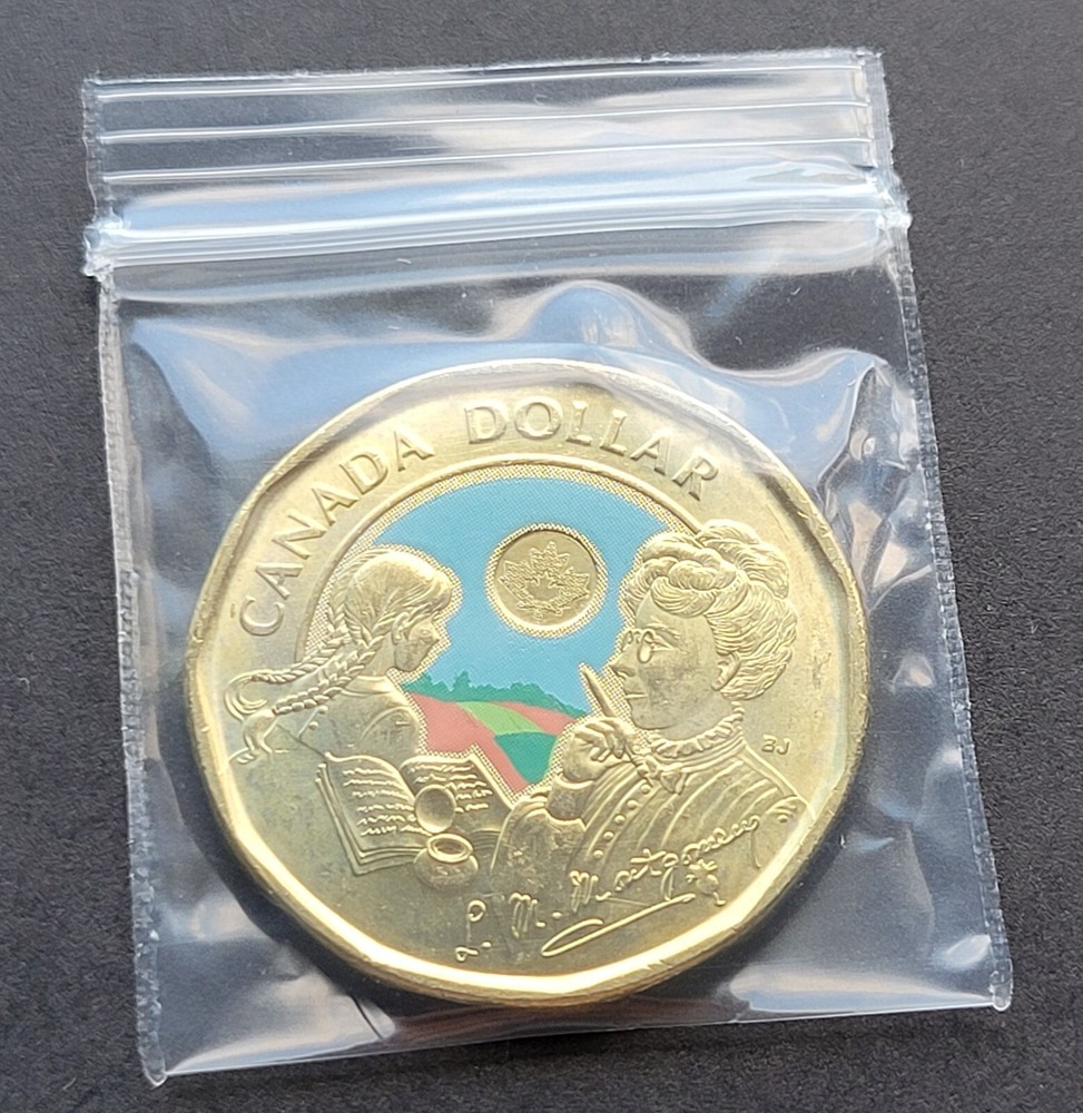 *** CANADA  LOONIE  2024  MONTGOMERY  *** FROM  MINT  ROLL ***