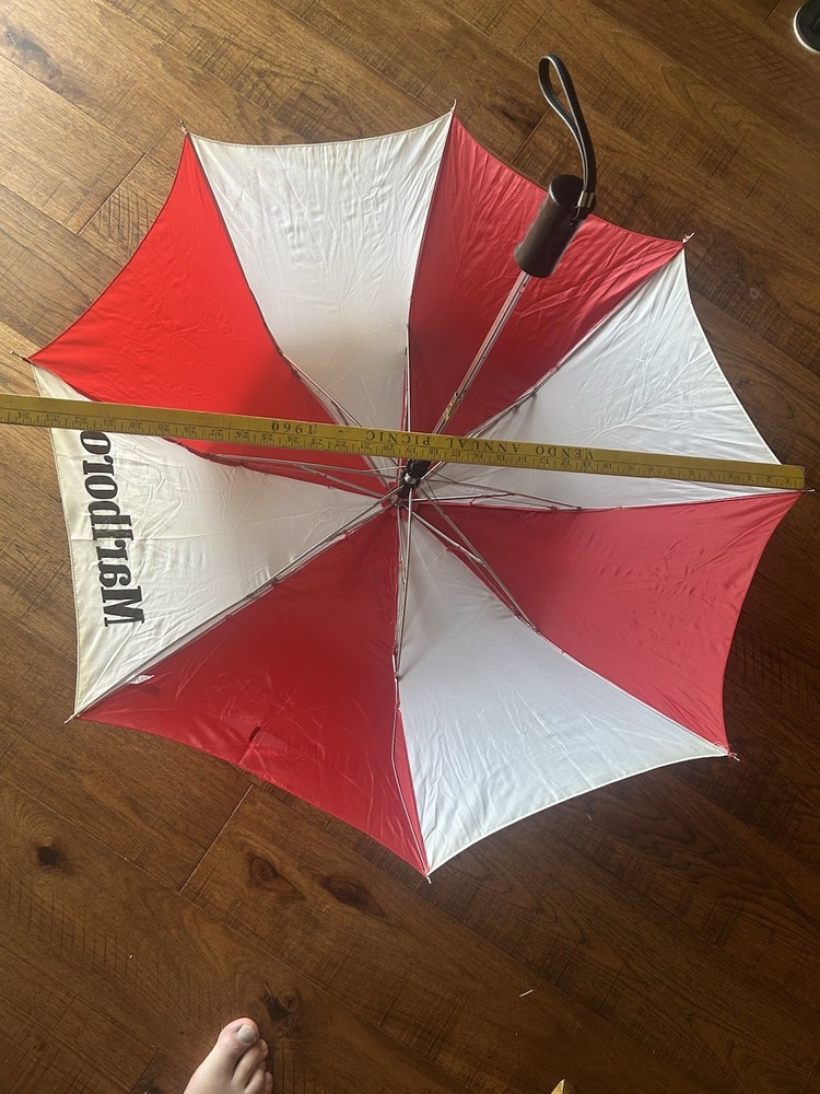 VTG Marlboro Umbrella Push Button Large Red White 34” Diameter