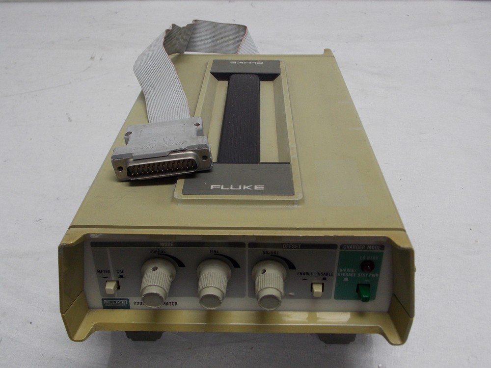 FLUKE Y2003 CALIBRATOR STANDARD