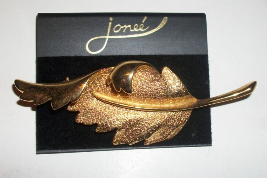Vintage NOS Jonee Gold Tone Leaf Brooch Pin