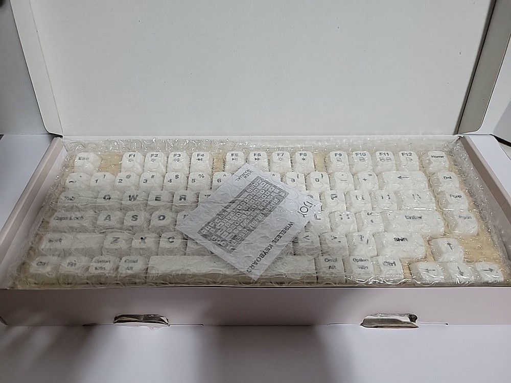 iJoy Wireless Wooden Keyboard - Open Box