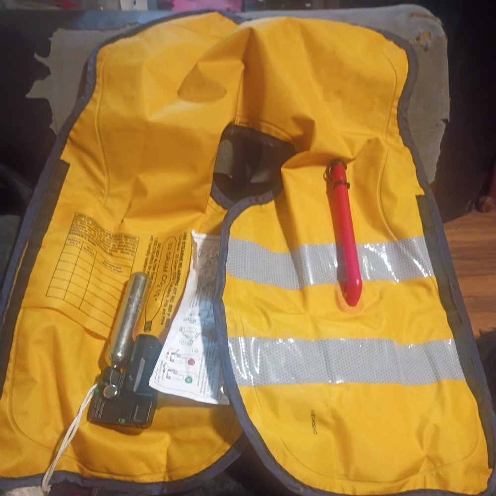 West Marine 3000 Inflatable Automatic PFD - Model 1343 Includes Re-Arm