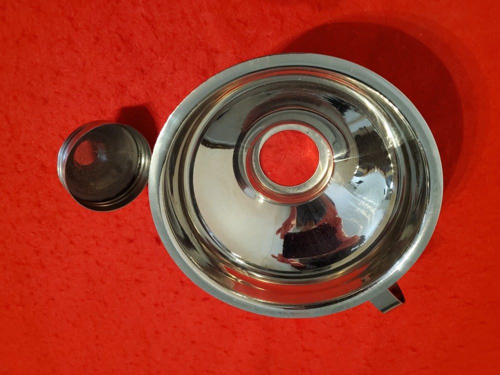 Strainer with Screen and Lock S.Steel -Several Applications - Mint Condition A+
