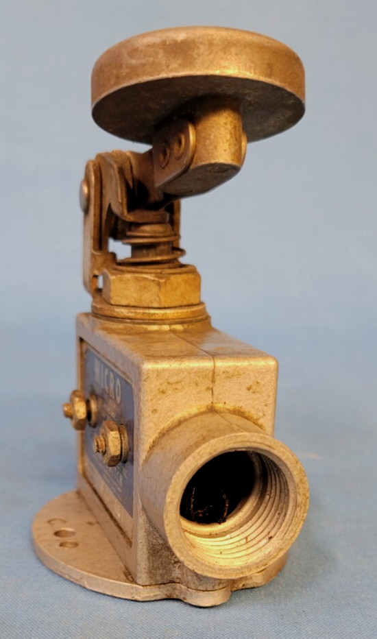 HONEYWELL MICROSWITCH SNAP SWITCH P/N: BZE-2RQ4