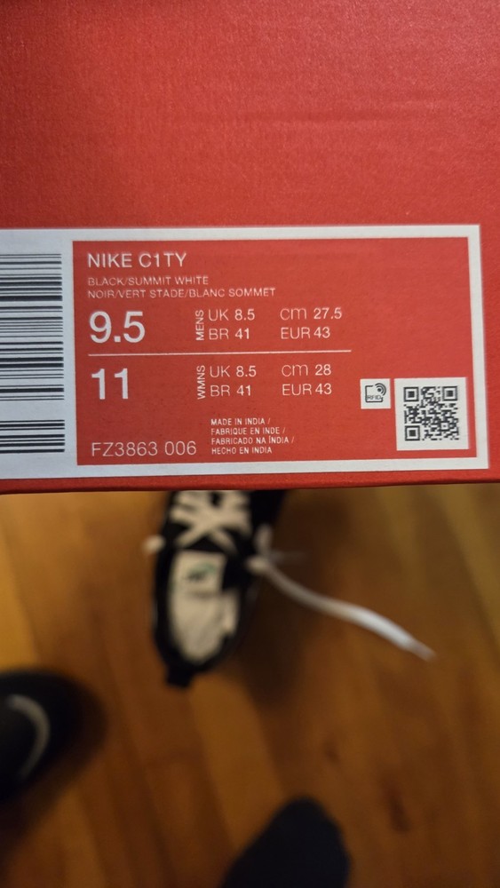 Size 9.5 - Nike C1TY Black