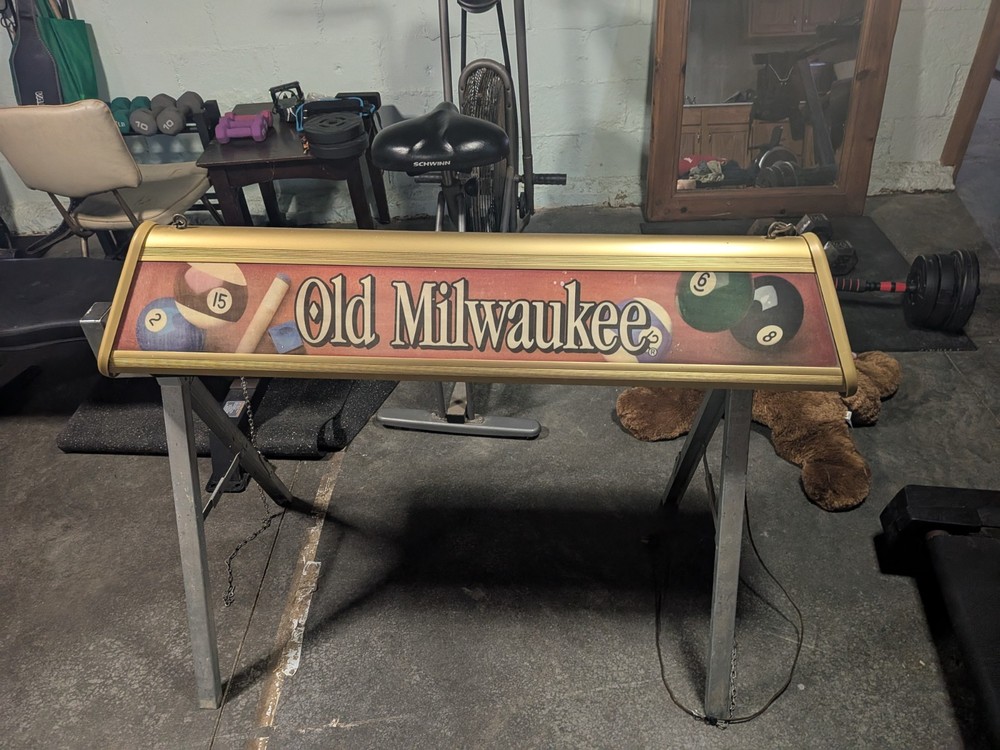 Old Milwaukee Pool Table Light (VINTAGE)