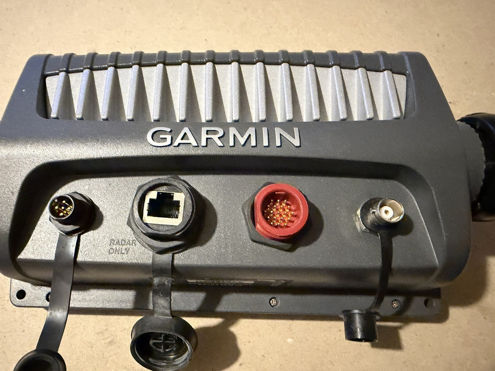 Garmin GPSMAP 720 (Head Unit/Cover/Knobs) Chartplotter Radar