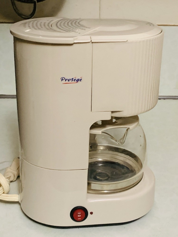 PROTÉGÉ Coffee Maker Automatic 4-Cup Brew & Drip Coffee Maker with Glass Carafe