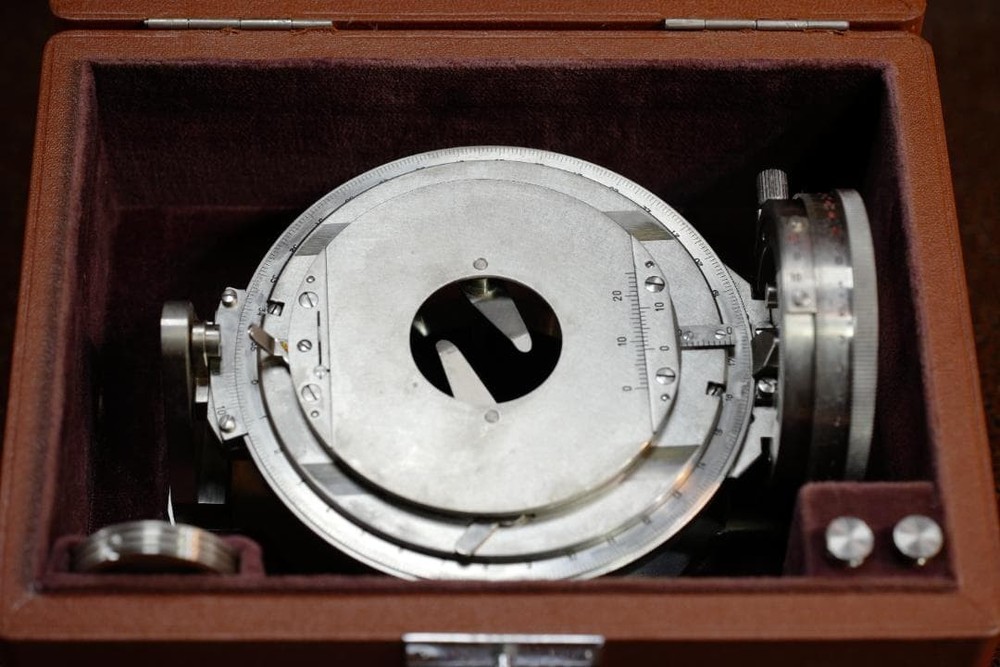 microscope antique Microscope Accessory No. 16 "Leitz Universal Stage UT2" Rare