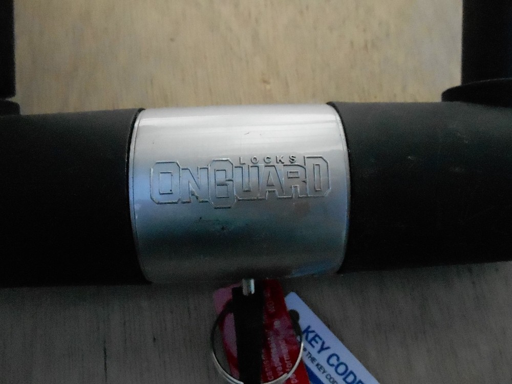 On Guard U Lock with Keys and Key Code Card New Open Package