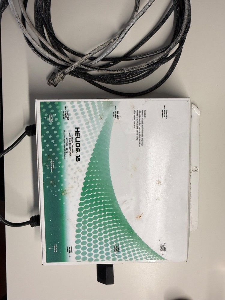 Titan Controls Helios 18, 12-Light 240 Volt Controller