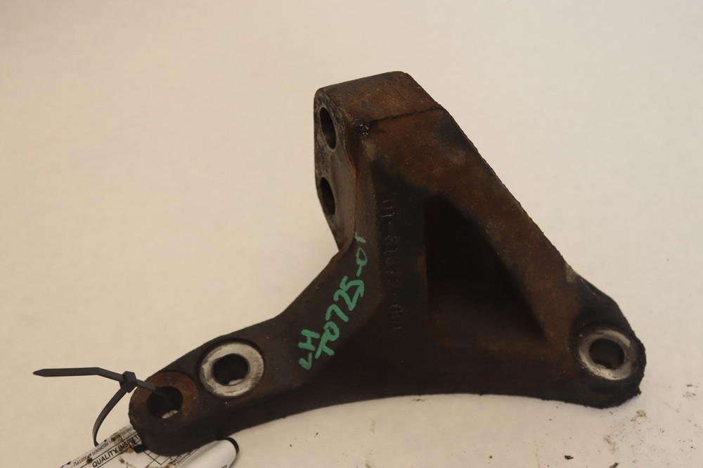 2008-2017 FREIGHTLINER CASCADIA 125 DD15 REAR LEFT ENGINE MOUNT BRACKET OEM