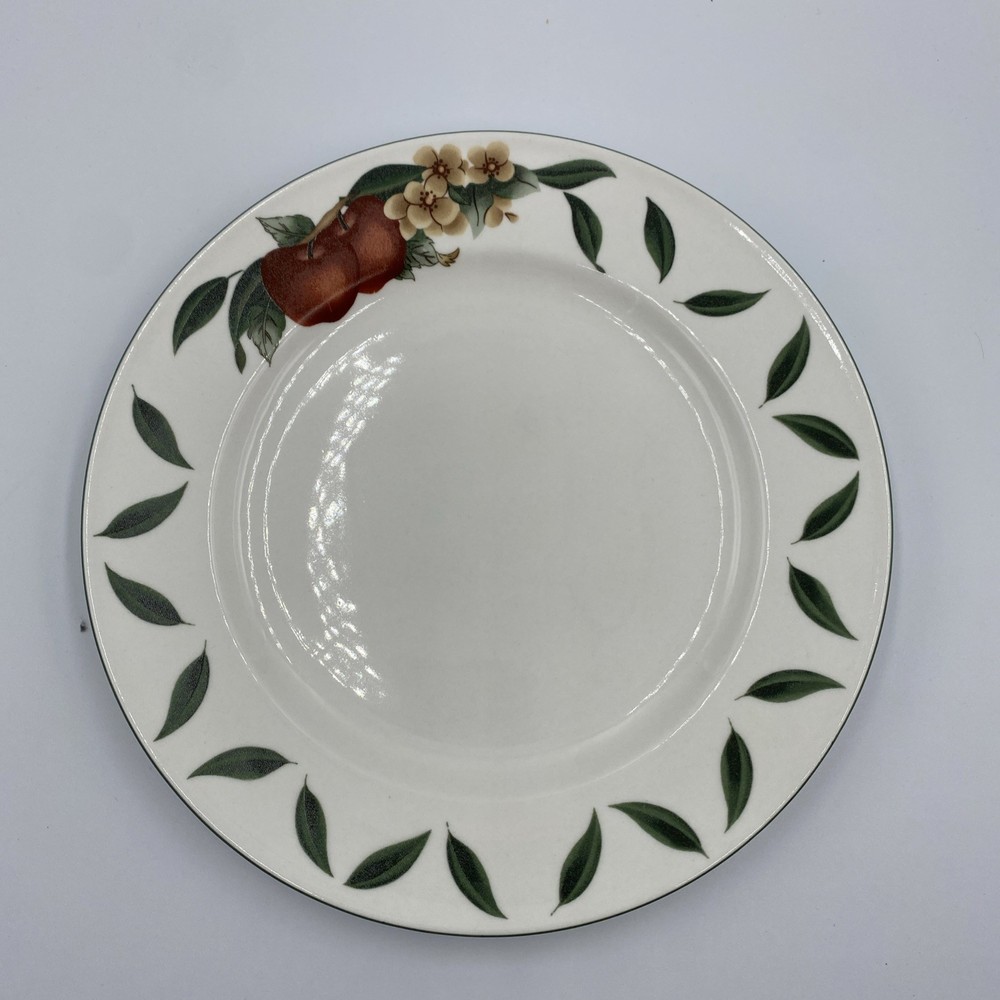 Cades Creek Stoneware Dinnerware 4 Piece Place Setting New Boxed Set 12940 Apple