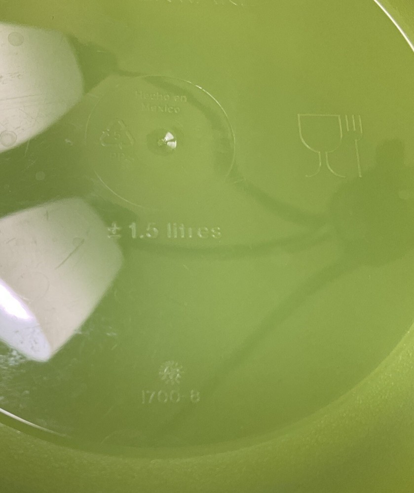 TUPPERWARE Large Salad On The Go Bowl Container Knife (No Fork) & Dressing Cup