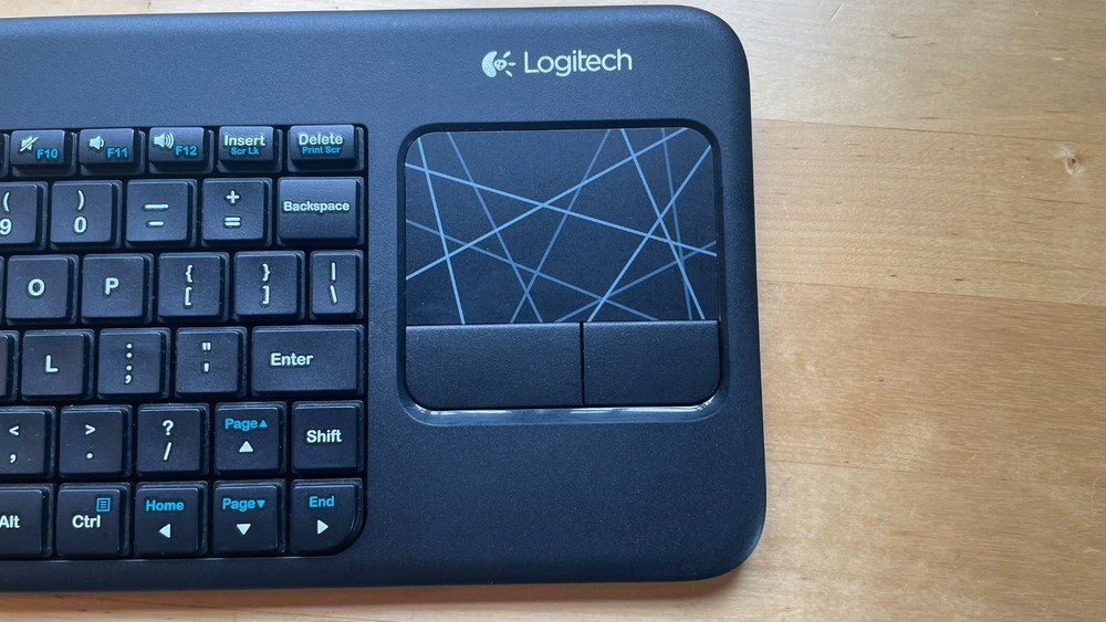 Logitech K400r Wireless Keyboard Built-In Multi-Touch Touchpad w/ Dongle