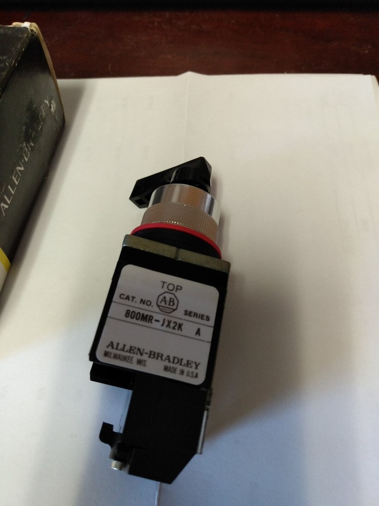 800MR-JK2KBS Selector Switch 3 Position New In Old Box
