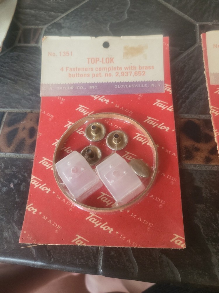 TAYLOR MADE PLASTIC TOP-LOCK NO. 1351 G