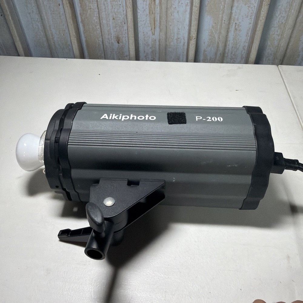AIKIPHOTO P-200 Photo / Video Light Source Tested/Works