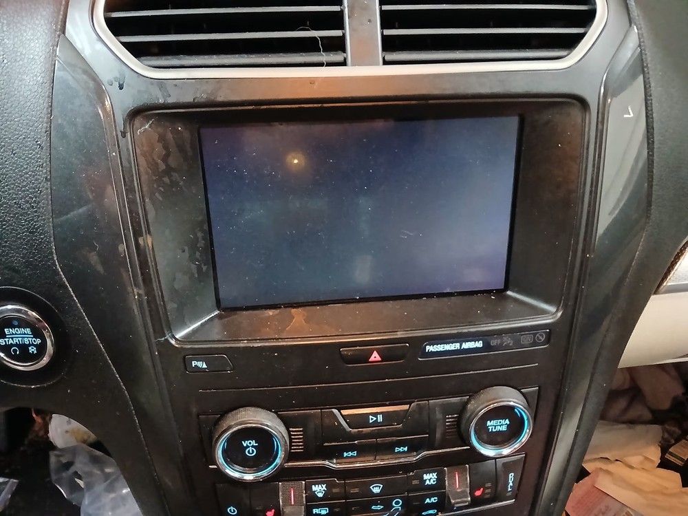 EXPLORER 2018 Info-GPS-TV Screen 3184203