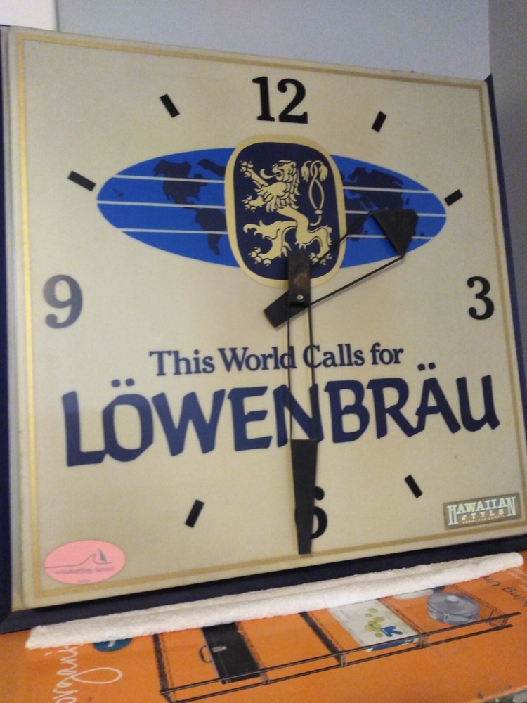 Lighted Lowenbrau Vintage Clock