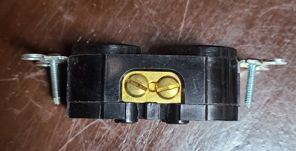 ARROW-HART #7580 LOCKING DUPLEX OUTLET